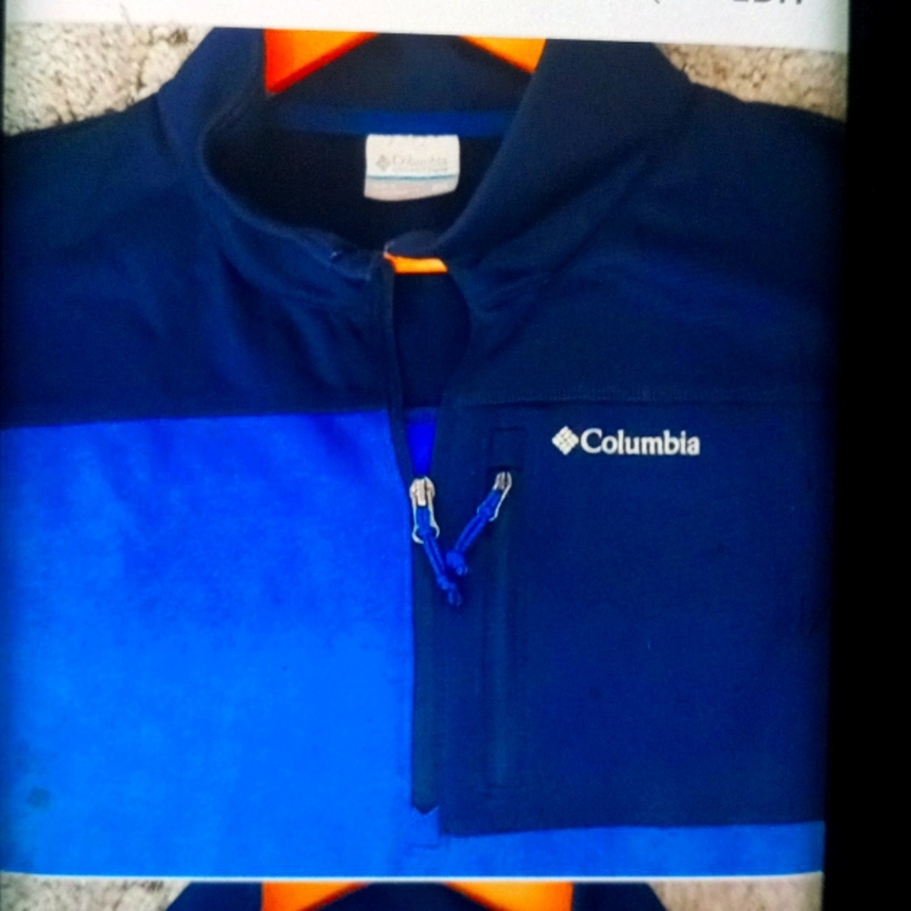 COLUMBIA GYM OR CASUAL WARM  COMFY BREATHABLE
